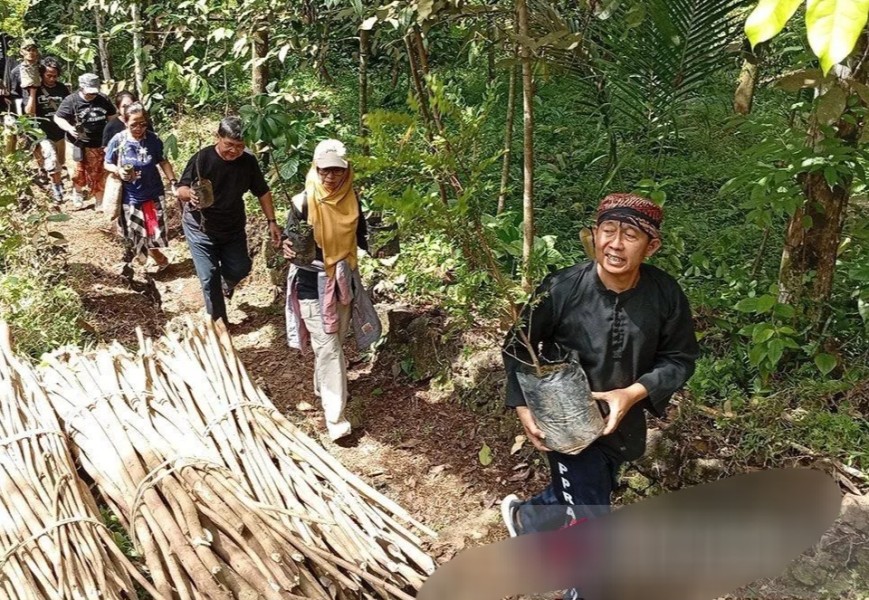 Menilik Cara Budayawan Banyumas, Jateng Dalam Merawat Kelestarian Gunung Slamet