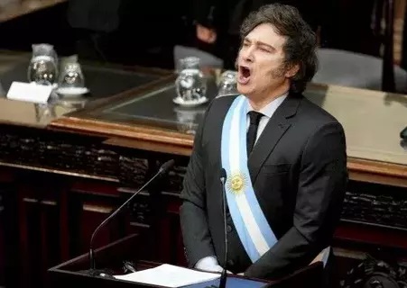 Ribuan Warga Argentina di Buenos Aires Demo Presiden Milei