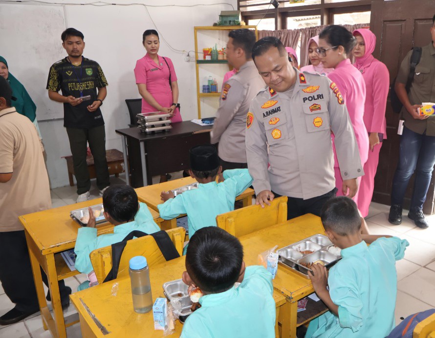 Pastikan Tepat Sasaran, Polres Pelalawan Cek Program MBG di Pangkalan Kerinci
