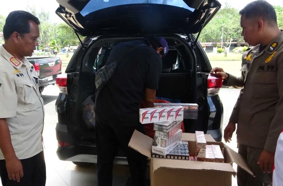 Satpol PP dan Bea Cukai sita 27 ribuan batang rokok ilegal di Simeulue