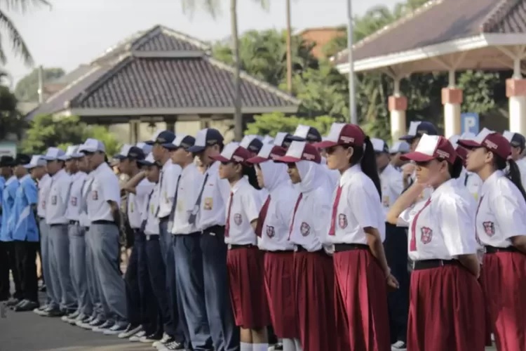 Pemprov-Baznas Riau Luncurkan Program Bantuan Seragam untuk Siswa Kurang Mampu