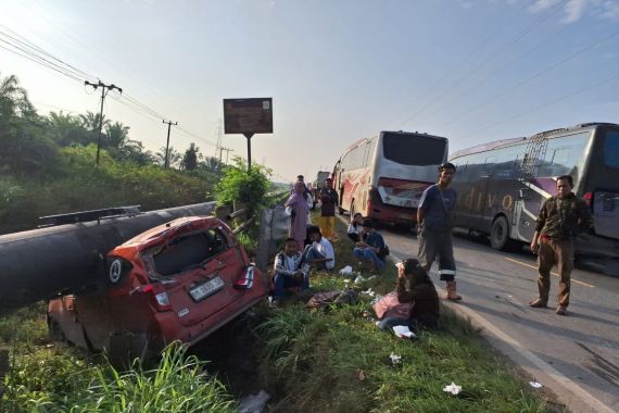 Tiga Pemudik Luka-luka Ditabrak Bus Bintang Utara di Jalan Lintas di Rohil
