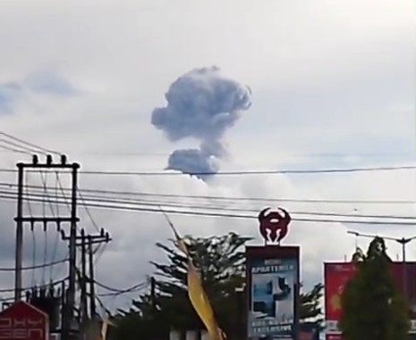 Sore Ini, Gunung Marapi Sumbar Kembali Erupsi