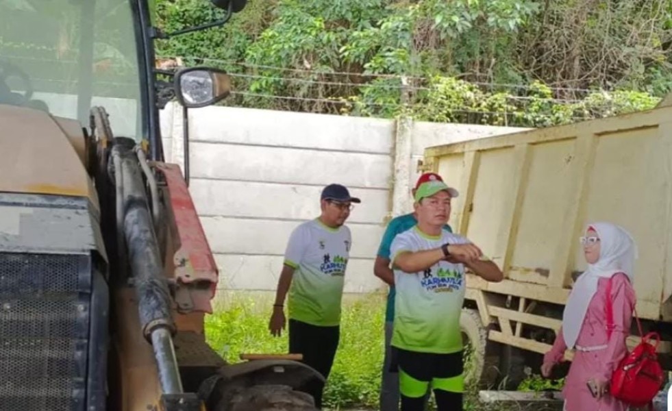 Sidak Armada Sampah DLH, Wabup Pelalawan Temukan 8 Truk Rusak Total