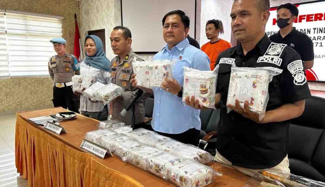 Aksi Diam-diam Pasutri di Parkiran Mal SKA Pekanbaru Terbongkar, 20 Kg Sabu Disita