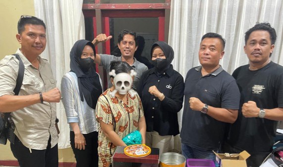 Emak-emak Pengedar di Bungo Ditangkap, Sabu-Uang Rp 42 Juta Disita