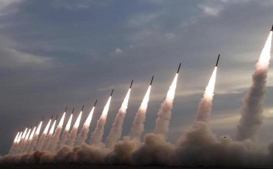 Korea Utara Tembakkan Rentetan Rudal Balistik