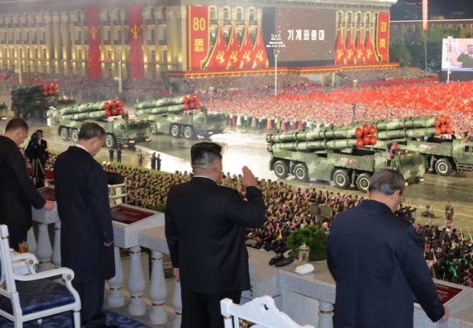 Korea Utara Gelar Parade Militer Besar-Besaran, Pamer Rudal Antarbenua