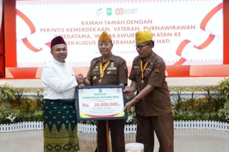 Pemprov Riau Serahkan 