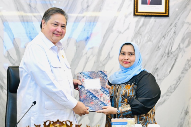 Temui Menko Perekonomian, Bupati Bengkalis Serahkan Tiga Usulan Strategis Percepat Pembangunan