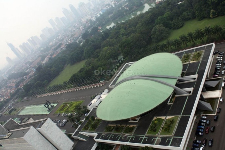 Baleg DPR Usul Dana Pensiun Pejabat Dialihkan untuk Nakes dan Guru Honorer