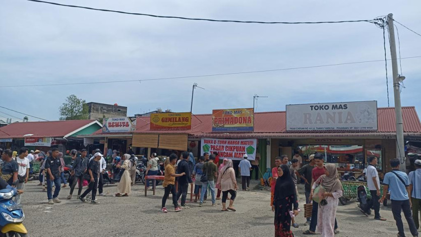 Sulitkan Pengunjung, Ipemaru dan Pedagang Minta U-turn Depan Pasar Cikpuan Dibuka Kembali