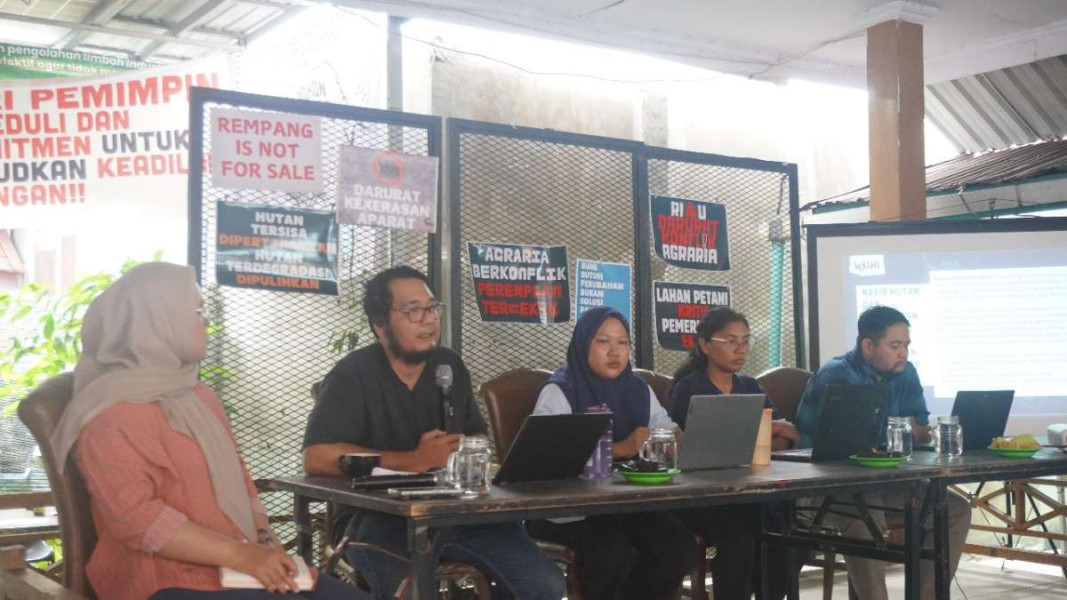 Walhi Riau Luncurkan Tinjauan Lingkungan Hidup 2025: Seruan Memutus Konflik Ekologis untuk Pemimpin Baru