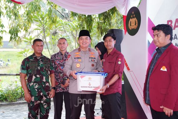 Sambut Ramadan, Kapolda Riau Salurkan 2.250 Paket Sembako untuk Mahasiswa