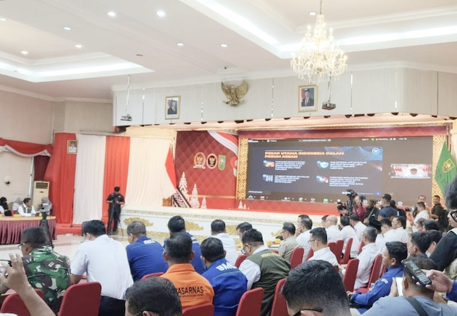 Menhut Raja Juli Antoni Usir Media saat Rakor Karhutla di Riau