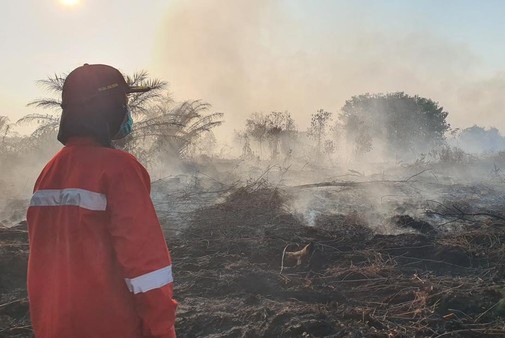 Perjuangan Srikandi Manggala Agni 10 Hari Padamkan Karhutla di Kampar
