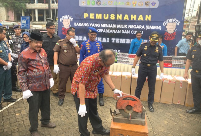 Musnahkan Barang Ilegal Senilai Rp7,6 Miliar, Bupati Inhil Apresiasi Kinerja BC Tembilahan
