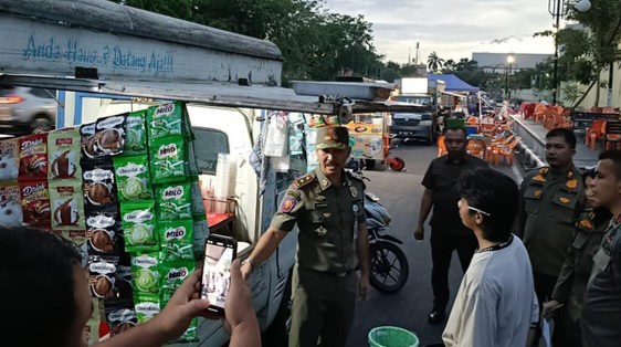Pemkot Pekanbaru Tertibkan PKL di Masjid An-Nur hingga Jalan Soebrantas