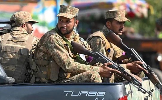 Tentara Pakistan Bunuh 30 Militan yang Coba Menyusup dari Afghanistan