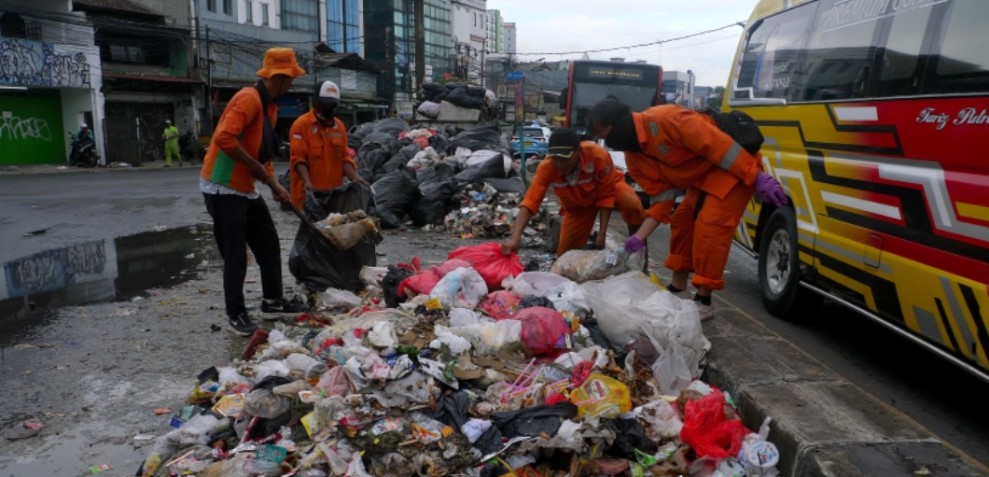 KLH Ingatkan Pemkot Tangsel untuk Kelola Sampah Mandiri