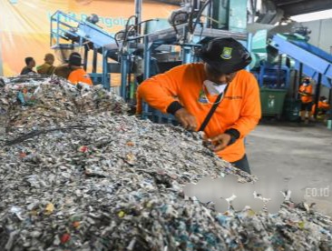 Menteri Lingkungan Hidup Ajak Masyarakat Kelola Sampah Selama Nataru