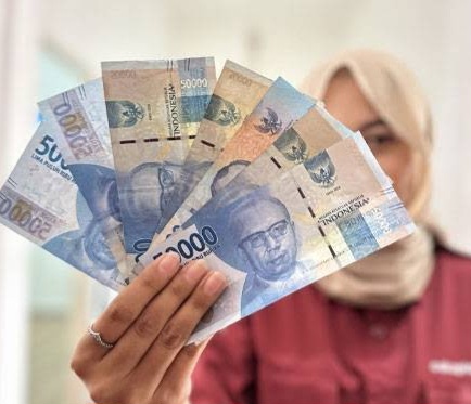 Nilai Tukar Rupiah Nyaris Dekati Rp 17.000 Per Dolar AS
