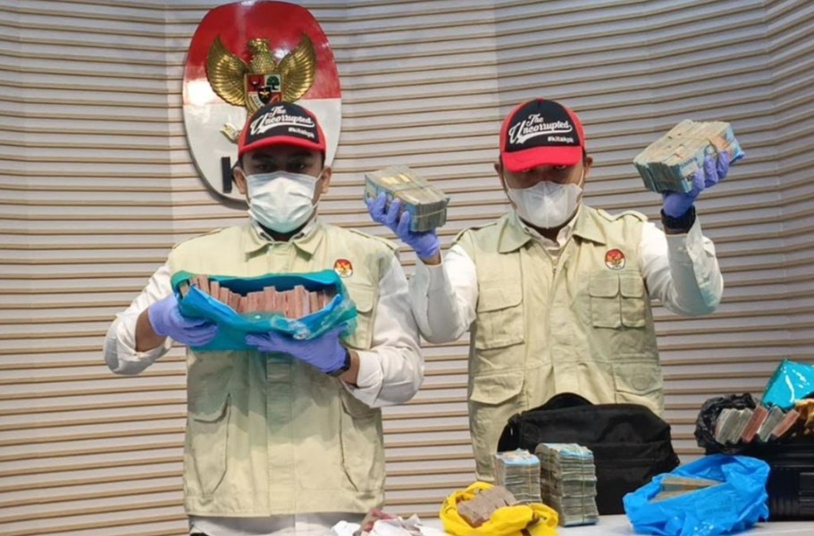 Penampakan Gepokan Uang Rp756,8 Juta yang Disita KPK dari OTT Bupati Rejang Lebong