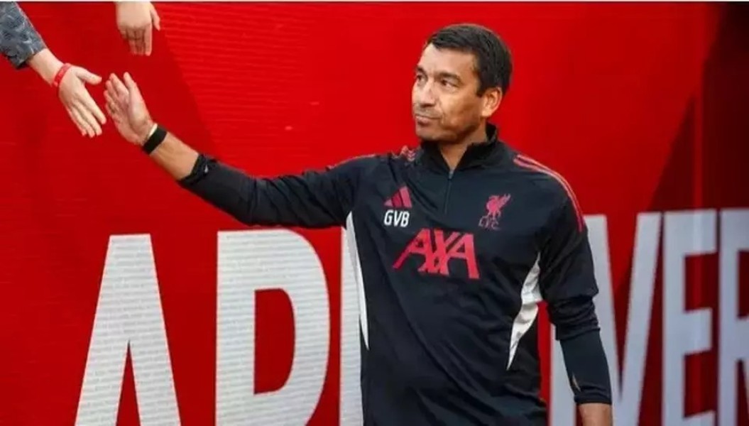 Krisis Liverpool dan Kans Van Bronckhorst Tangani Timnas Indonesia