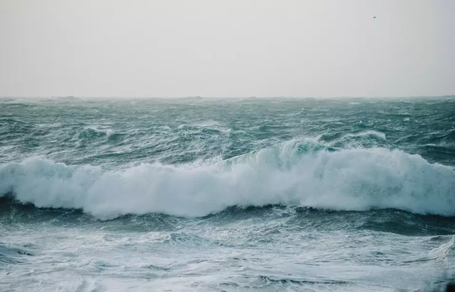 Pangkalan Kapal Selam Nuklir Rusia Rusak Diterjang Tsunami