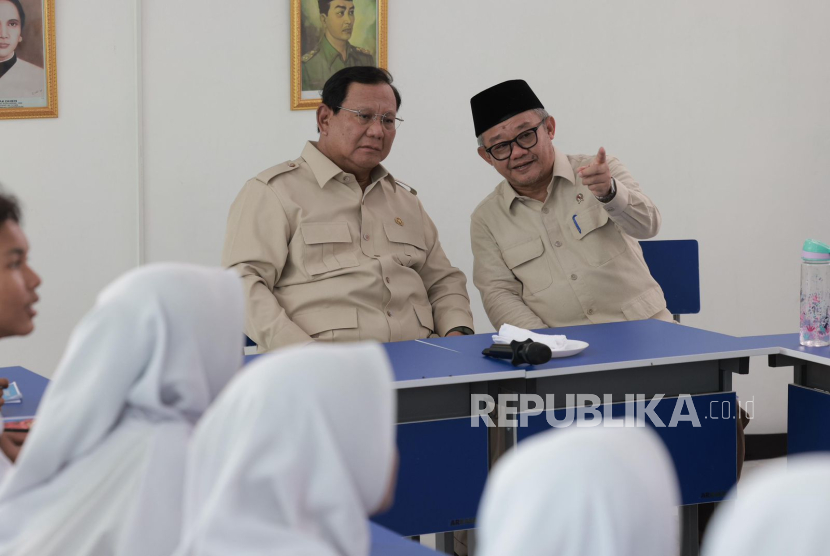 Mendikdasmen: Pemerintah Tambah Papan Interaktif untuk Setiap Sekolah