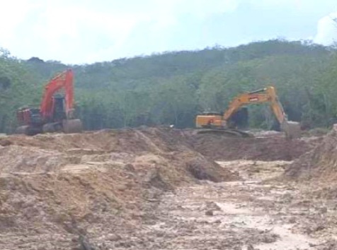 Disbunak Temukan Empat Ekskavator PETI di Kebun Pemkab Kuansing