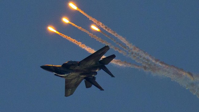 Jet Tempur F-15 Israel Melempem saat Gempur Iran