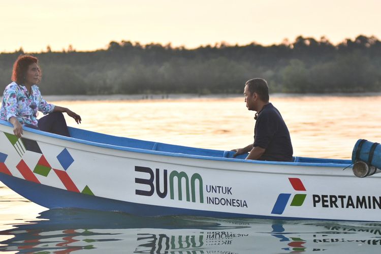 Pertamina Hadirkan Kapal dan Paket Jaring Ikan Berdayakan Nelayan di Natuna