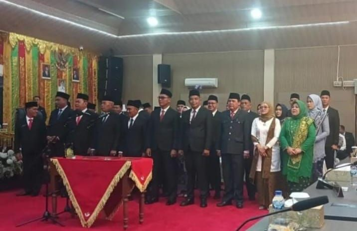 Tiga Puluh Anggota DPRD Kepulauan Meranti Resmi Dilantik  Periode 2024-2029