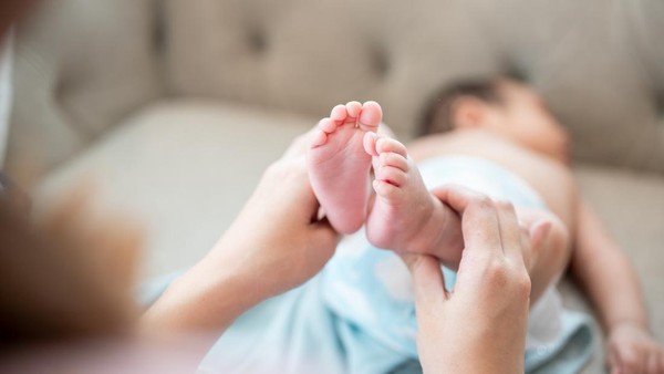 Bayi yang Dijual Ayah Kandung di Tangerang Kembali ke Pelukan Ibunya