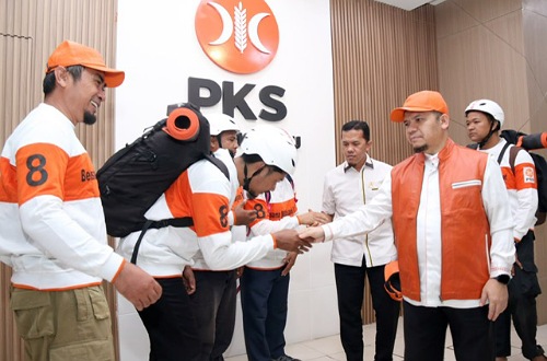 PKS Riau Kirim Relawan Bantu Korban Bencana di Sumbar