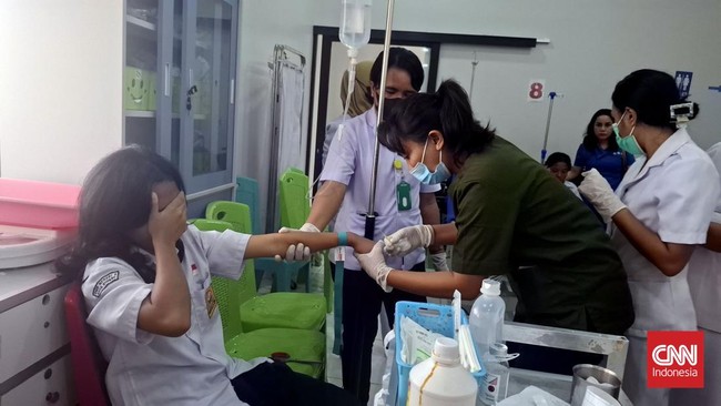 Banyak Kasus Keracunan, DPR Usul Pengadaan MBG Dikelola Sekolah