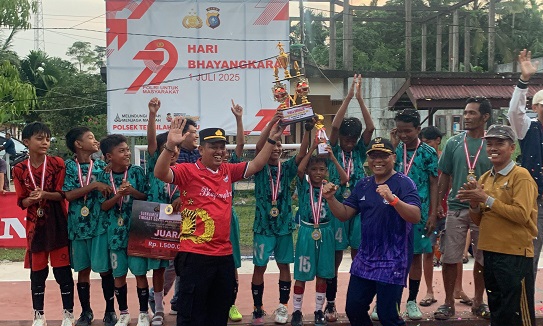 Penutupan Turnamen Futsal Tingkat SD Kapolsek Cup I 2025 Berlangsung Seru, Daiman Najah FC Keluar sebagai Juara