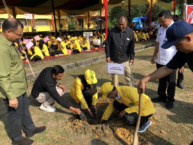 PT Arara Abadi  Sambut Mahasiswa Baru Unilak Mengajak Menjaga Lingkungan