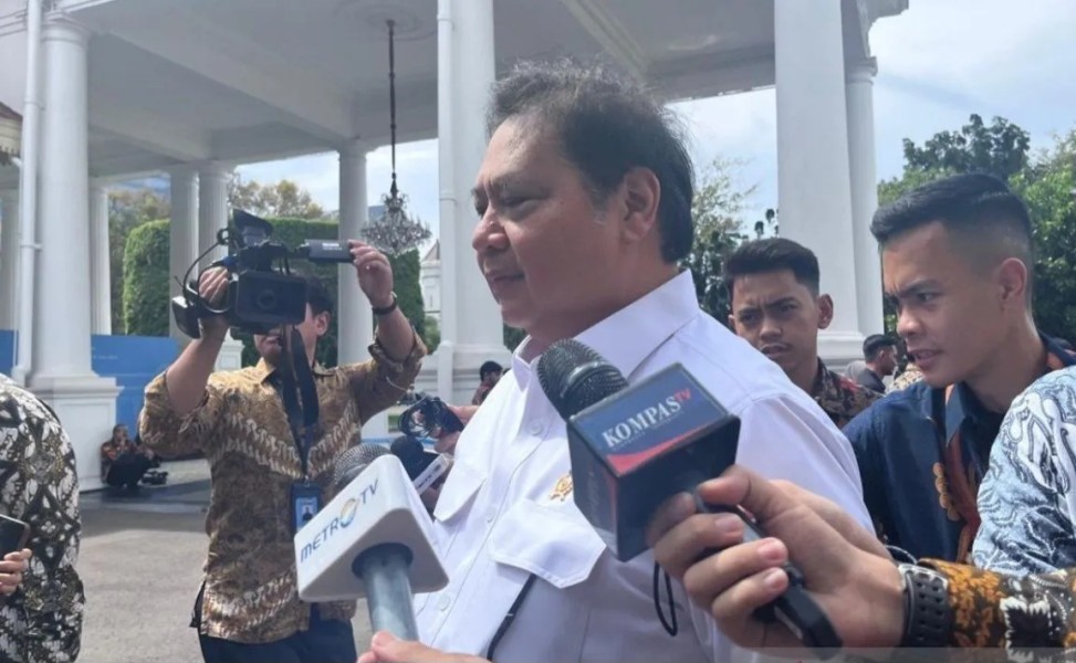 Presiden Prabowo Subianto panggil menteri dan dirut Himbara bahas keuangan inklusif