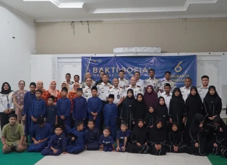 Imigrasi Pangkalpinang Bagikan Sembako - Santuni Anak Yatim Peringati Hari Bhakti Imigrasi