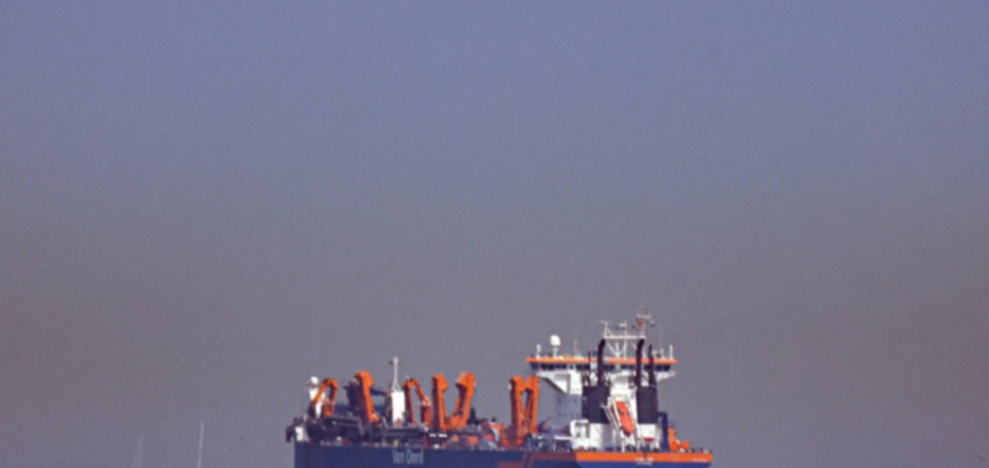 Garda Revolusi Iran Serang Kapal Berbendera Singapura di Selat Hormuz