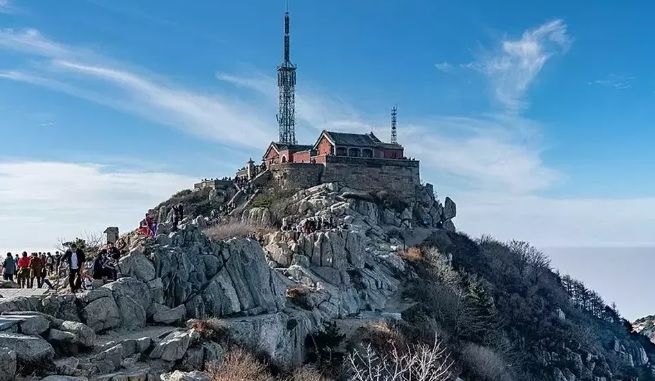 Fenomena Pei Pa di China: Layanan Pemuda Jadi Teman Pendamping Wanita Lajang untuk Naik Gunung