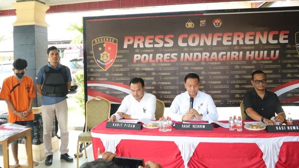 Kenalan di Medsos-Kirim Foto Bugil, Gadis di Inhu Diperas Belasan Juta