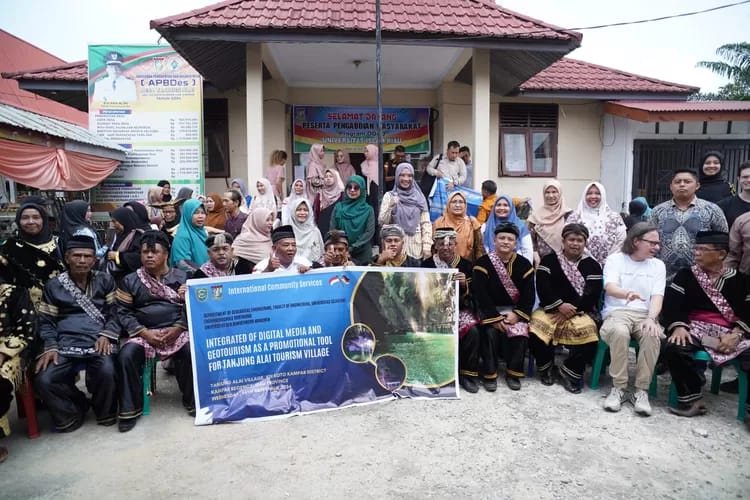 Guru Besar dari Jerman Bersama Savitar UIR Gelar Pengabdian Masyarakat di Desa Tanjung Alai Kampar