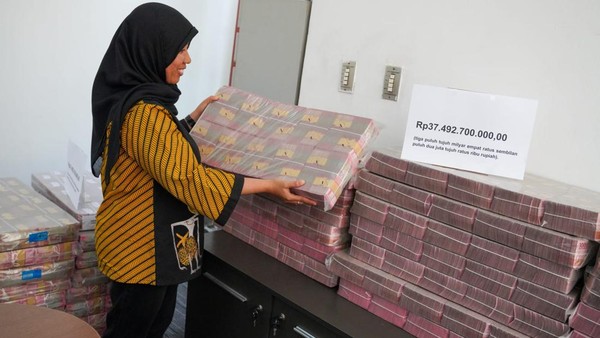 KPK Setor Uang Rampasan Rp 37,4 M ke Negara dari Korupsi Jalan di Bengkalis