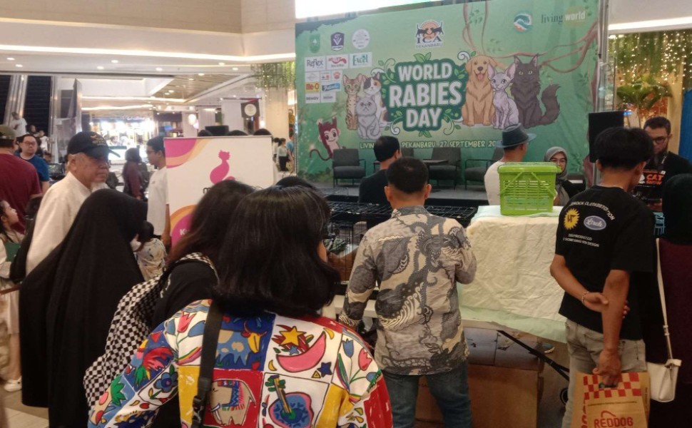 Vaksinasi Rabies Gratis di Pekanbaru, Warga Antusias Bawa Hewan Kesayangan