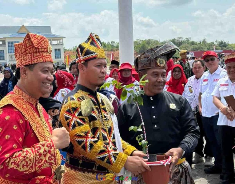 HUT ke-80 RI, Pemkot Pekanbaru Terima Bantuan Tiga Mobil untuk Tingkatkan Layanan Kepada Masyarakat