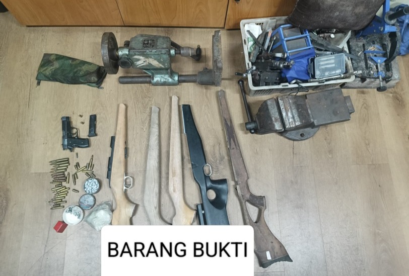 Selama 20 Tahun Produksi Senpi dan Bahan Peledak Ilegal, Ki Bedil Ditangkap Bareskrim