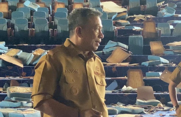 Bupati Anton Ingin Gedung Daerah Diperbaiki dan Difungsikan untuk Kegiatan Masyarakat